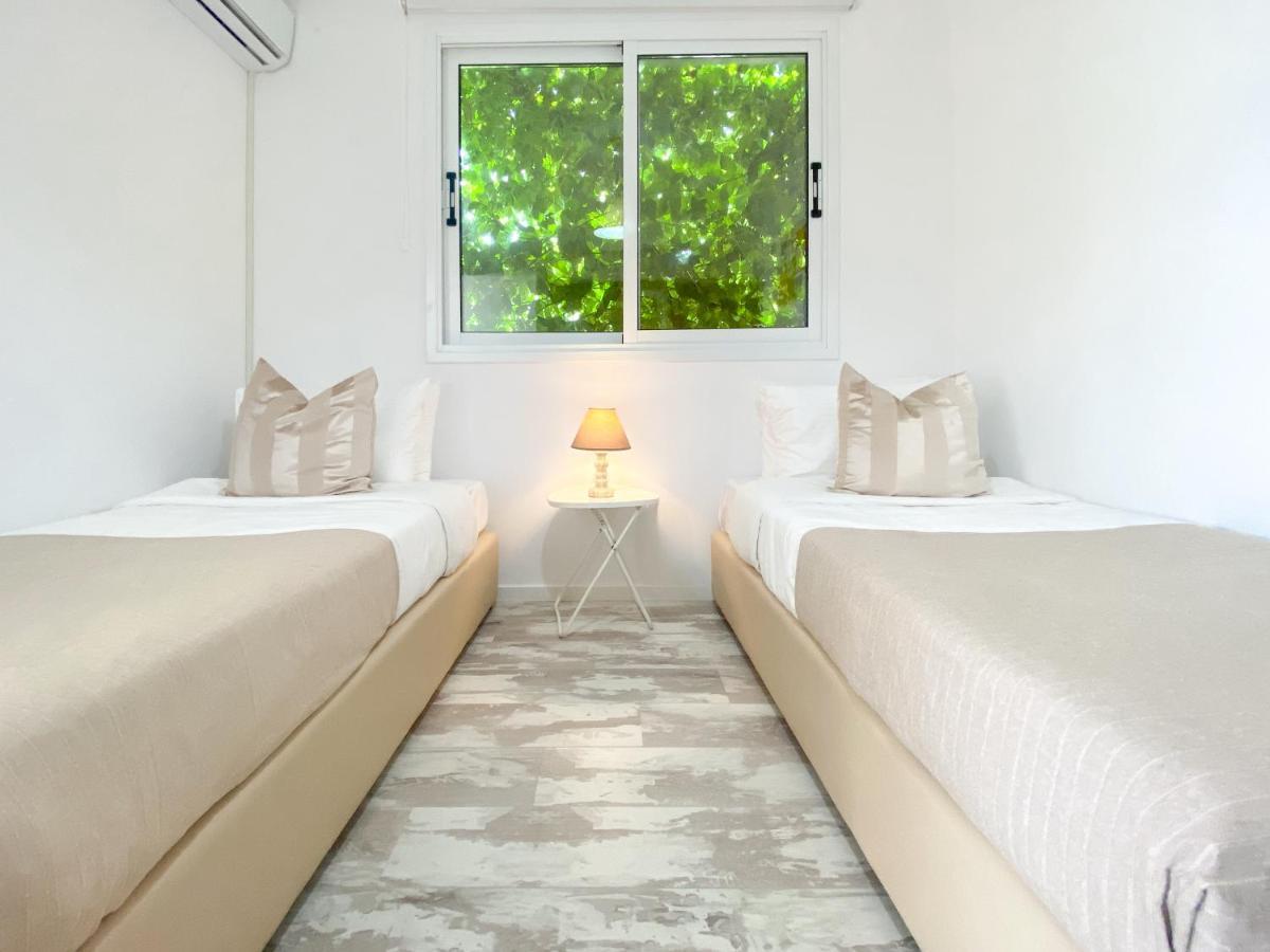 Phaedrus Living: Seaview Luxury Flat Athina Grenada Apartment *